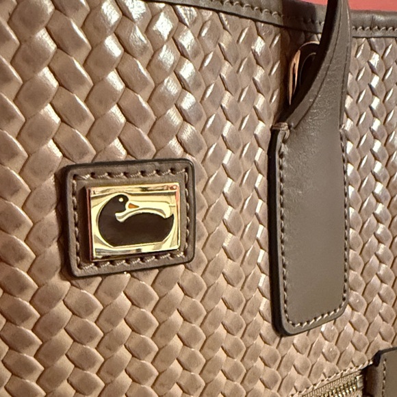 NWT DOONEY & BOURKE HANDLE TOTE PUTTY CROSSBODY HANDBAG - Picture 16 of 16